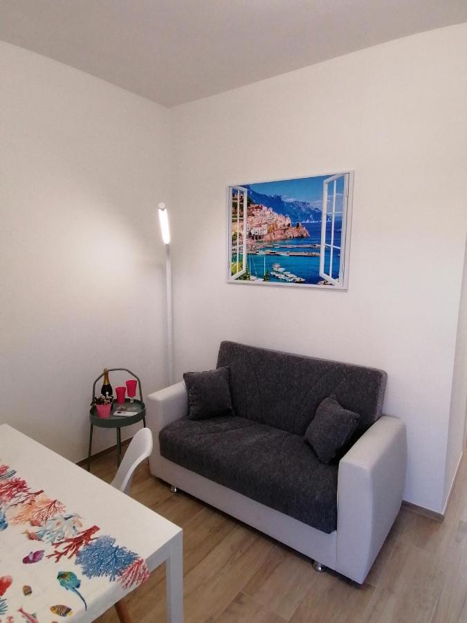 Retroscena Apartment In Centro 西维尔诺瓦·马尔凯 外观 照片