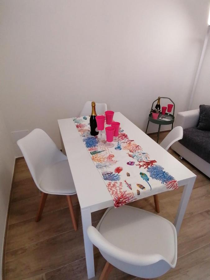 Retroscena Apartment In Centro 西维尔诺瓦·马尔凯 外观 照片